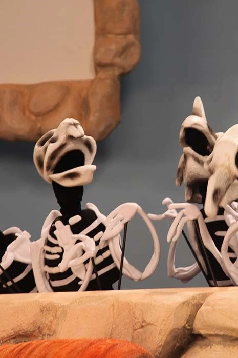 İSYANKAR İSKELETLER - TANTANA