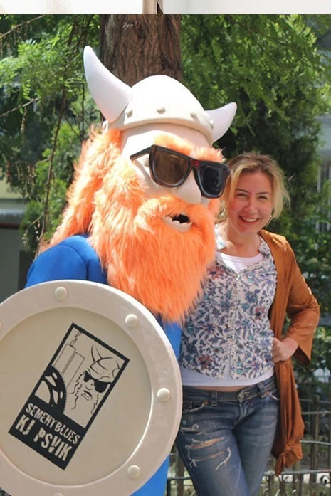 GÖZLÜKLÜ VIKING - I.F