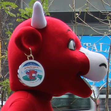 RED COW - LA VACHE QUI mascot