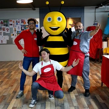 BEARING BEE MASCOT 1